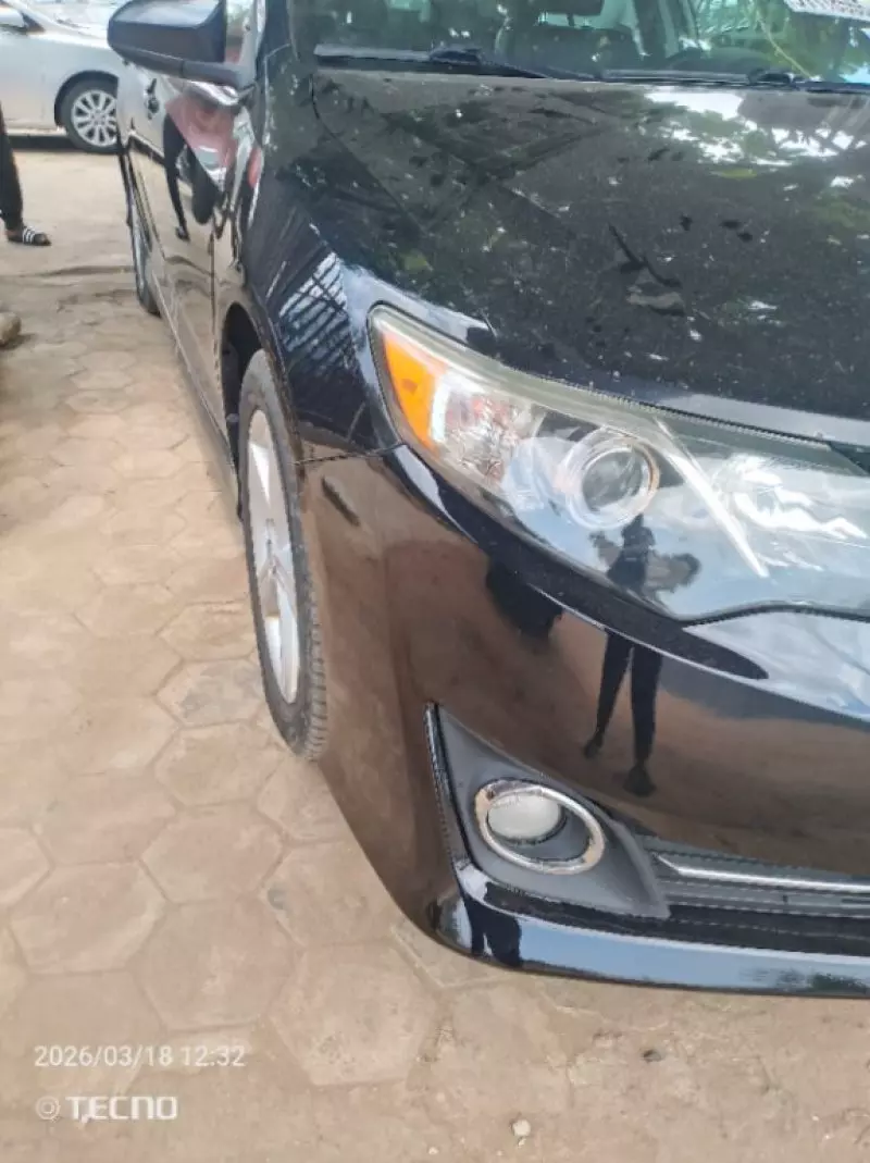 Toyota Camry   - 2013