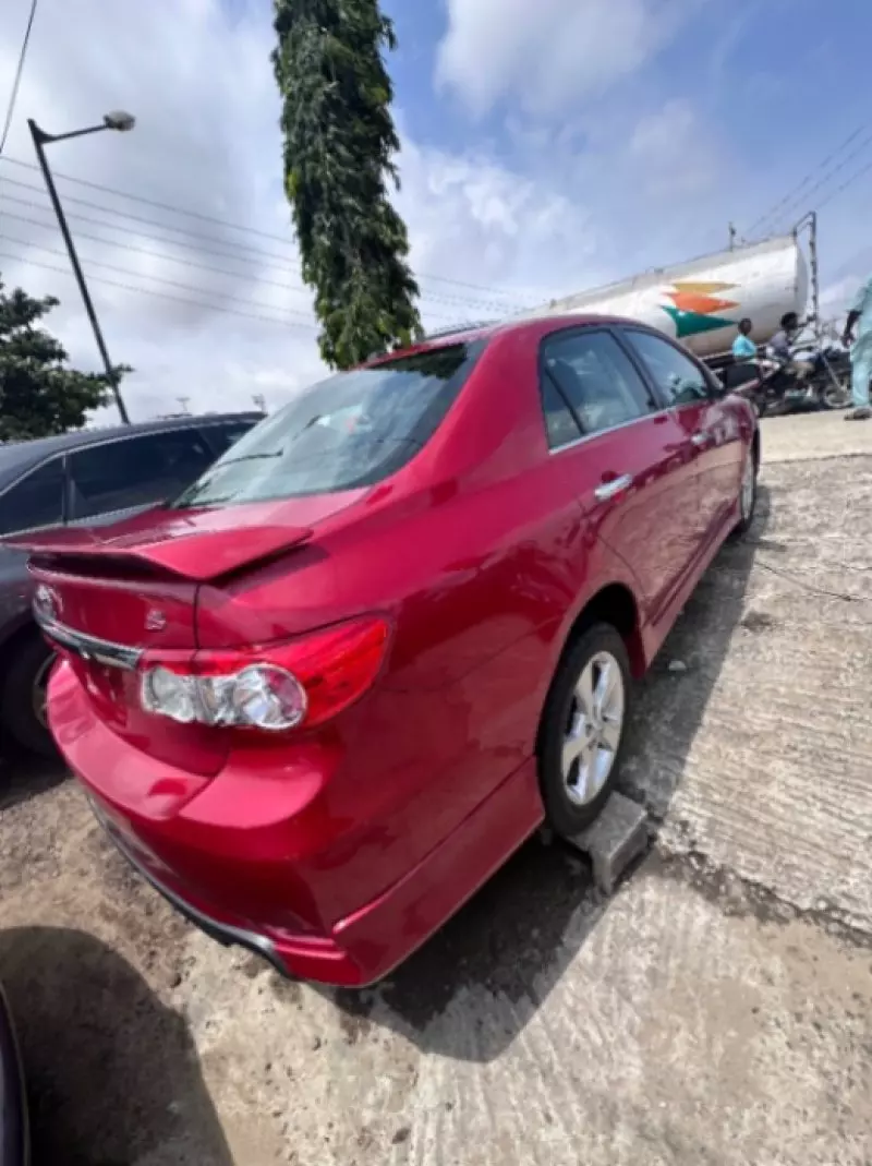 Toyota Corolla   - 2013