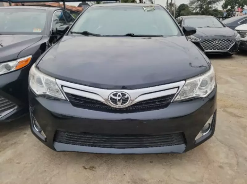 Toyota Camry - 2012