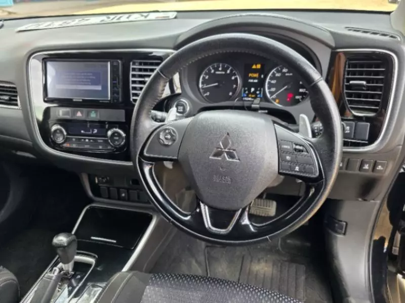 Mitsubishi OUTLANDER   - 2017