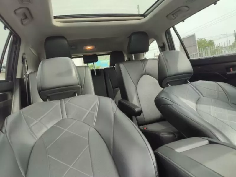 Toyota Highlander   - 2024