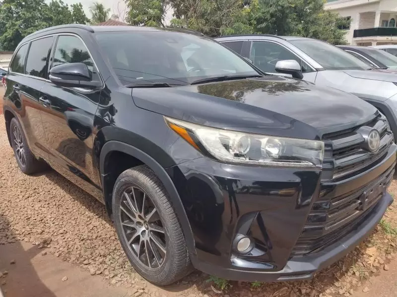 Toyota Highlander   - 2017