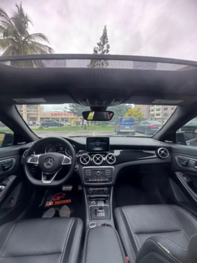 Mercedes-Benz CLA 45 AMG   -