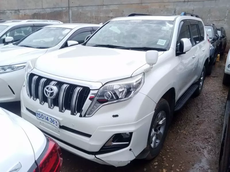 Toyota Landcruiser Prado   - 2015