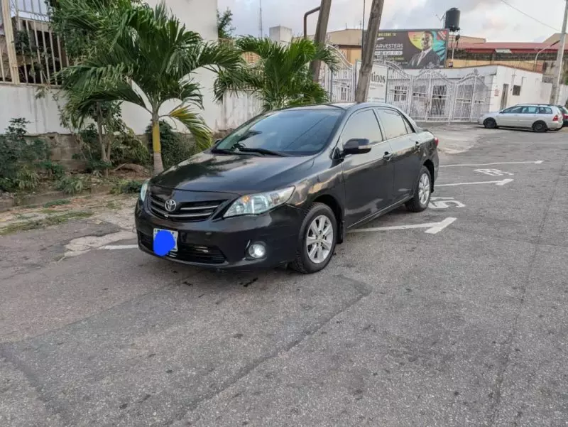 Toyota Corolla   - 2013