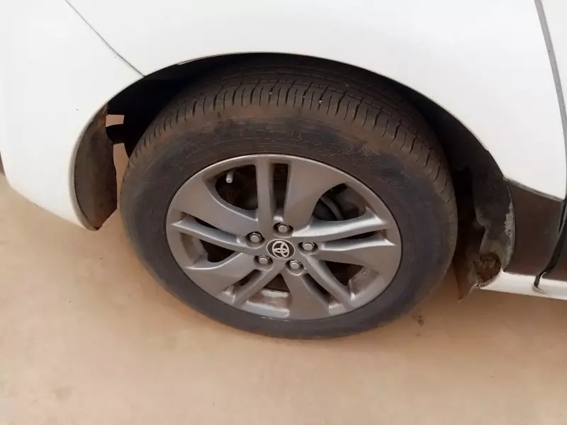 Toyota Sienta   - 2016
