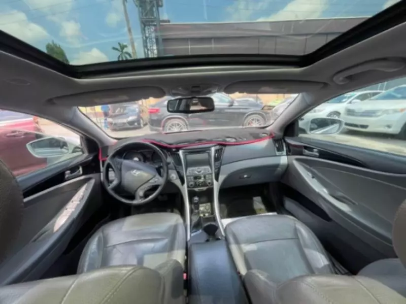 Hyundai Sonata   - 2013