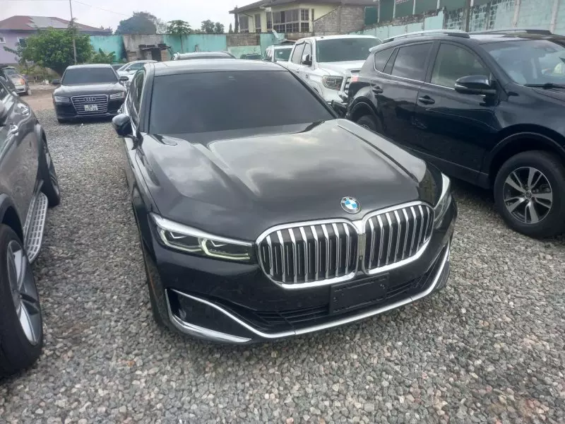 BMW 740   - 2020