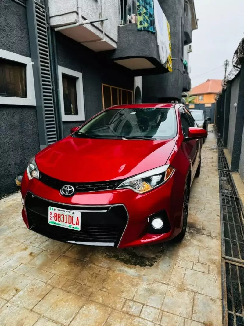 Toyota Corolla   - 2014