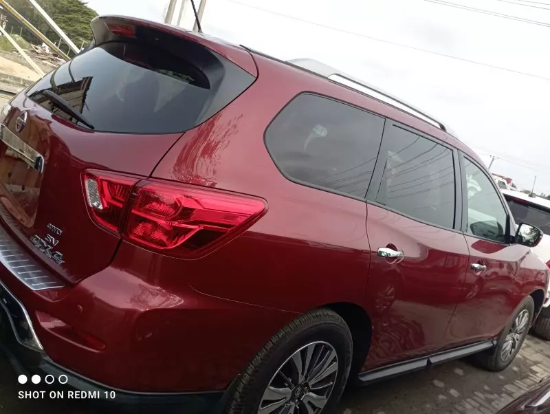 Nissan Pathfinder   - 2017