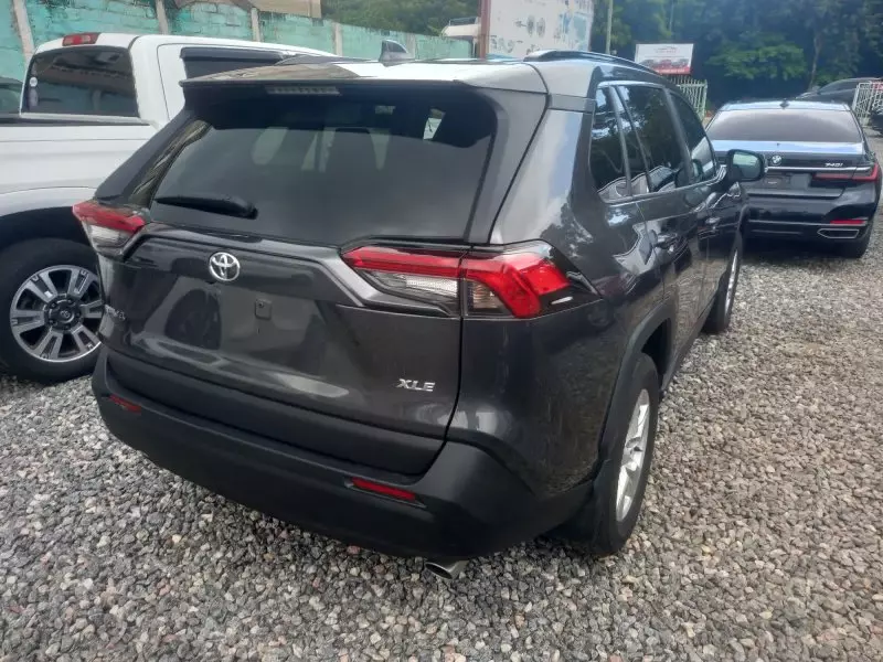 Toyota RAV 4   - 2021
