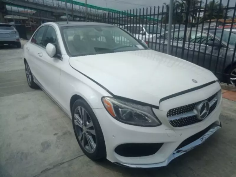Mercedes-Benz C 300   - 2015