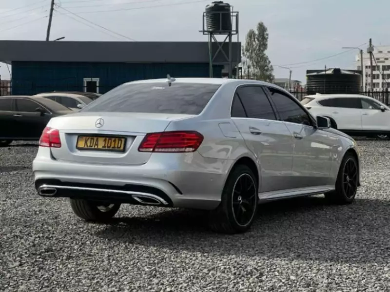 Mercedes-Benz E250 - 2013