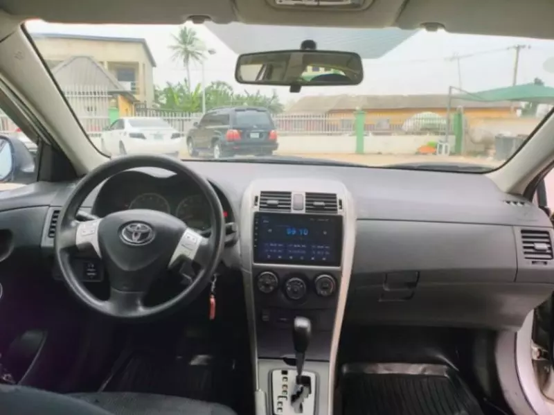 Toyota Corolla   - 2009