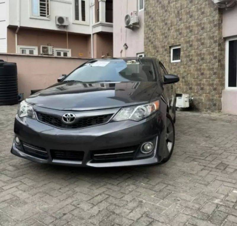 Toyota Camry   - 2014