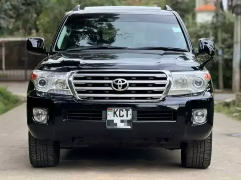Toyota Land Cruiser   - 2012
