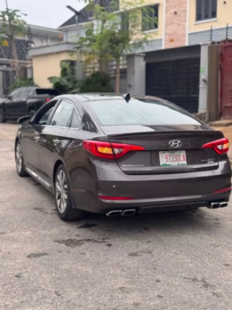 Hyundai Sonata   - 2015