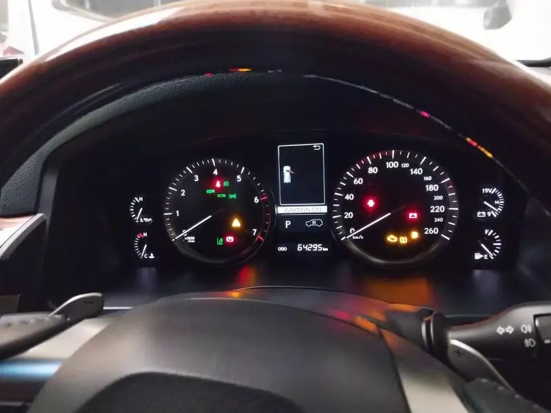 Lexus 570   - 2016