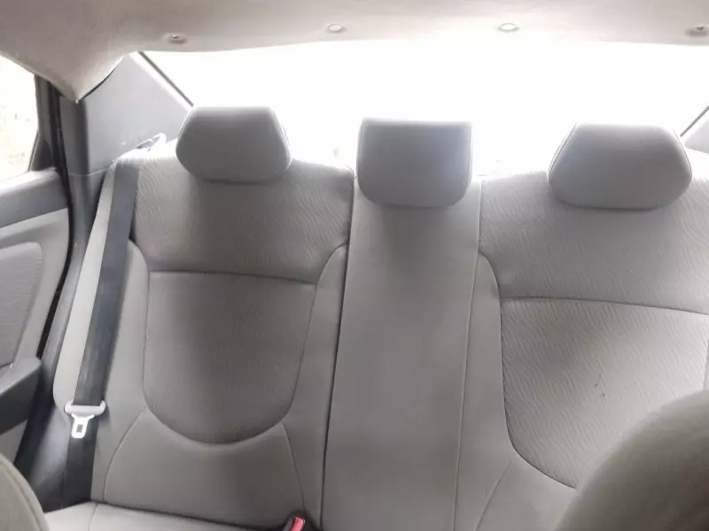 Hyundai Accent   - 2011