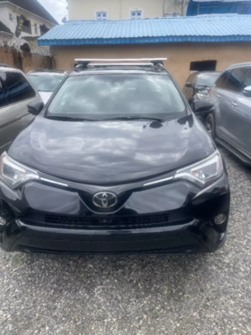 Toyota RAV 4 - 2016