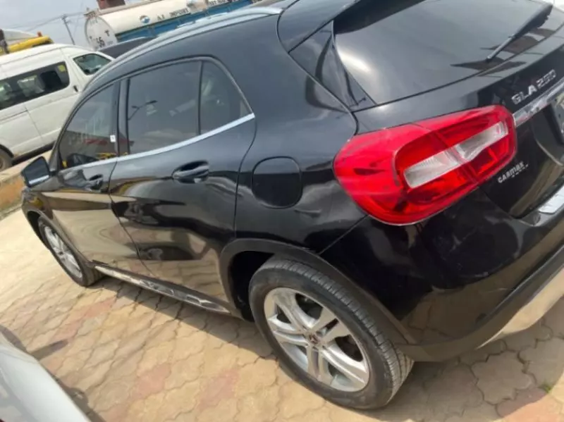 Mercedes-Benz GLA-Class   - 2018