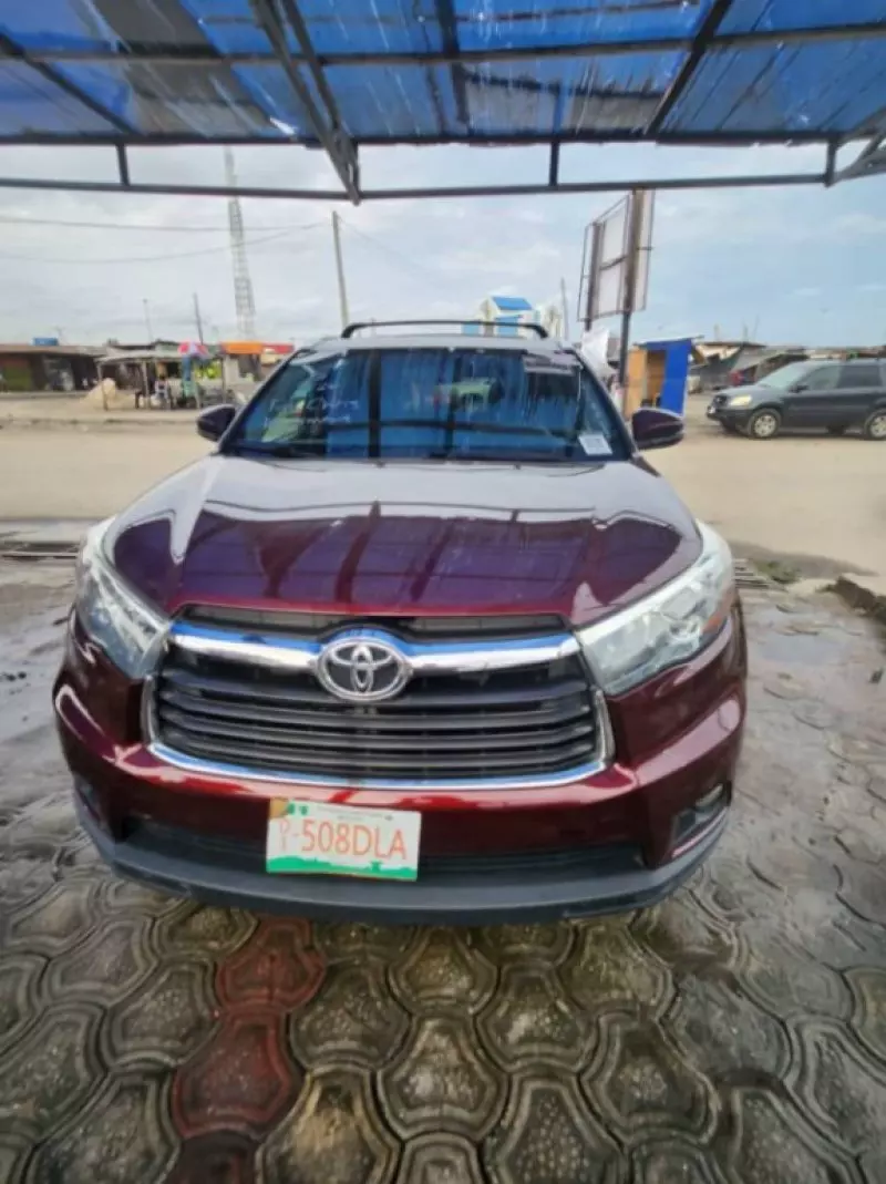 Toyota Highlander   - 2016