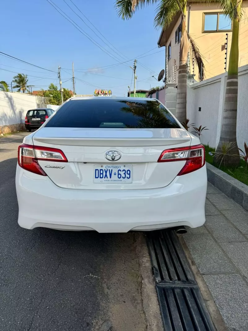 Toyota Camry   - 2013