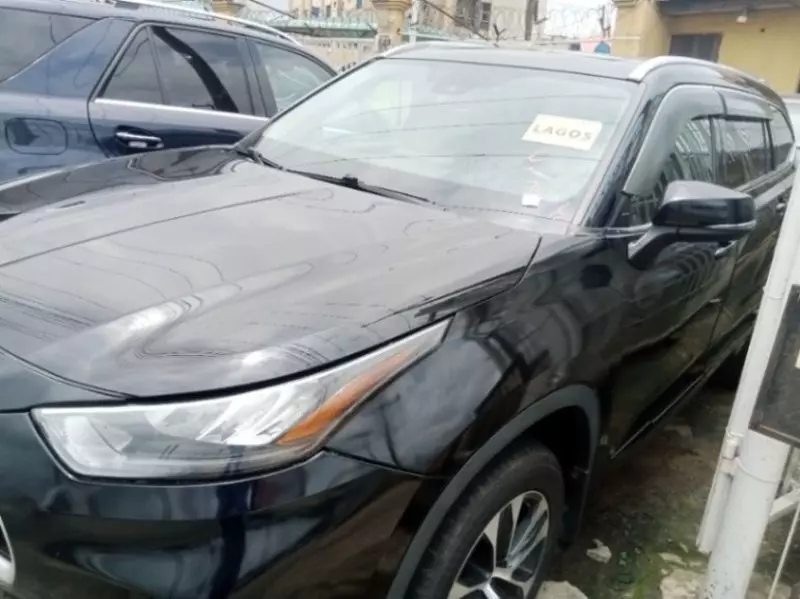 Toyota Camry   - 2017