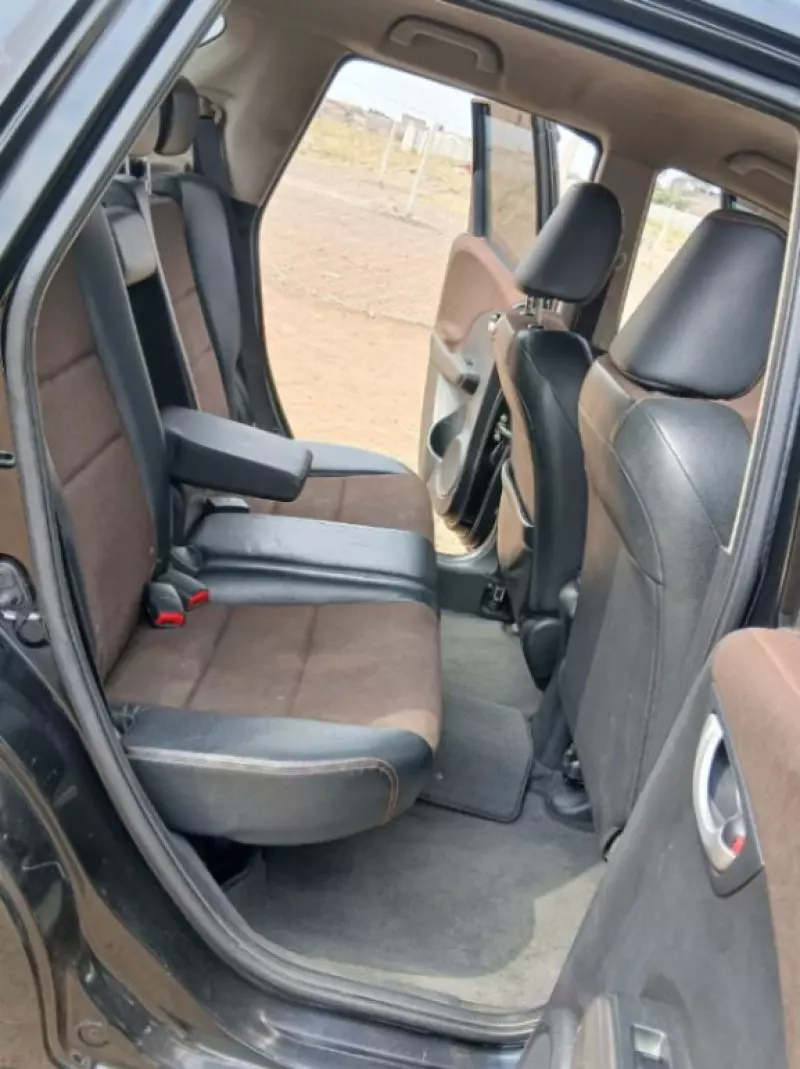 Honda Fit shuttle    - 2014