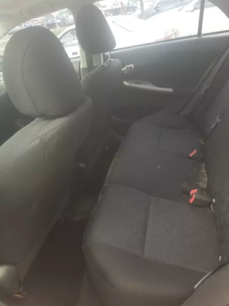 Toyota corolla   - 2010