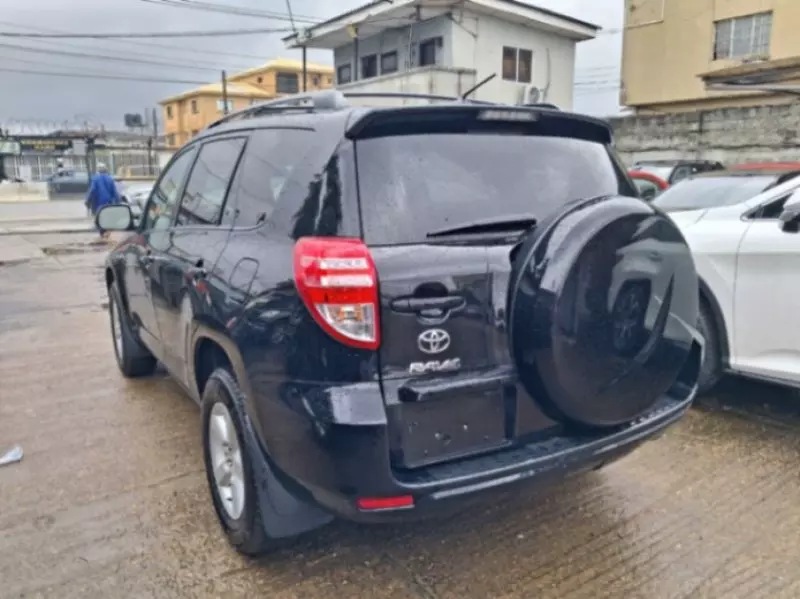 Toyota Rav4   - 2012