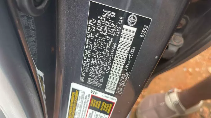 Toyota Camry   - 2010