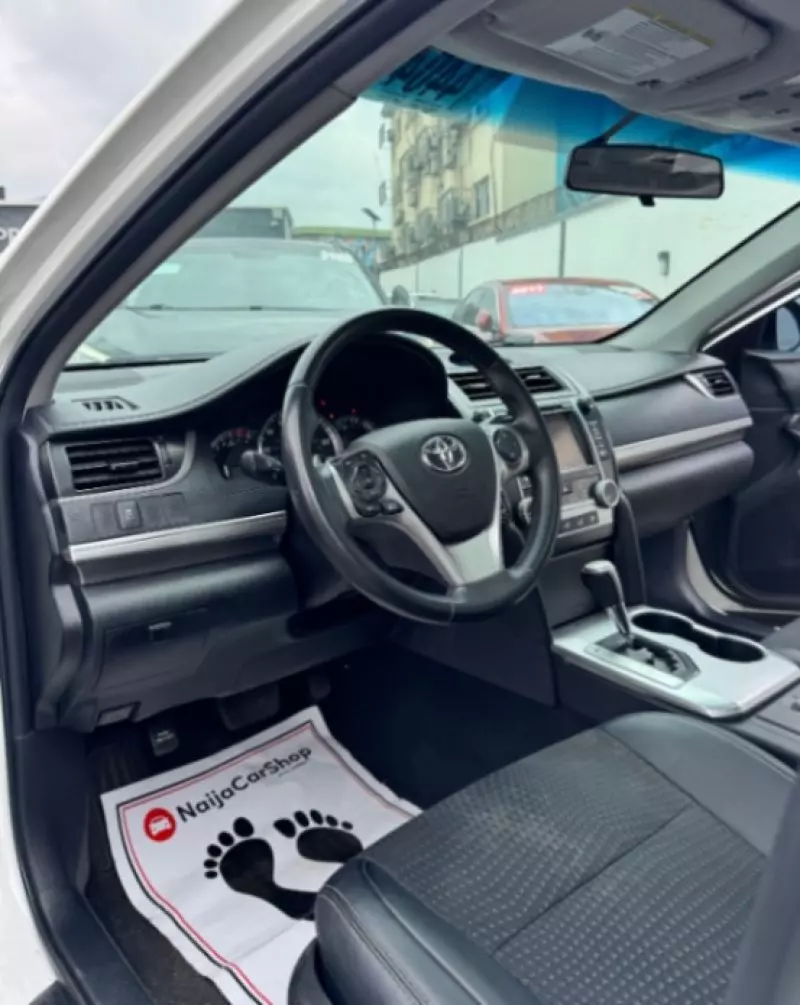 Toyota Camry   - 2014