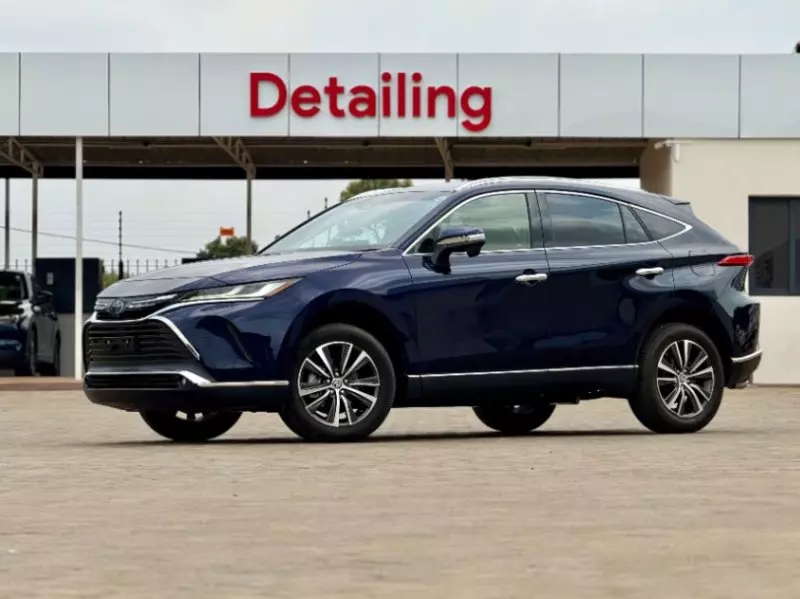 Toyota Harrier   - 2020
