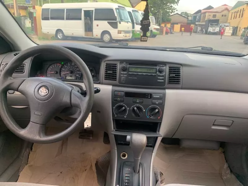 Toyota corolla   - 2003