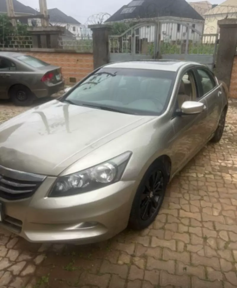 Honda Accord   - 2009