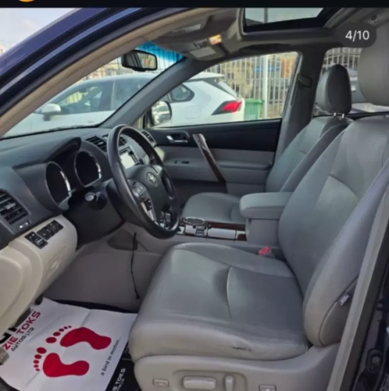 Toyota Highlander   - 2013