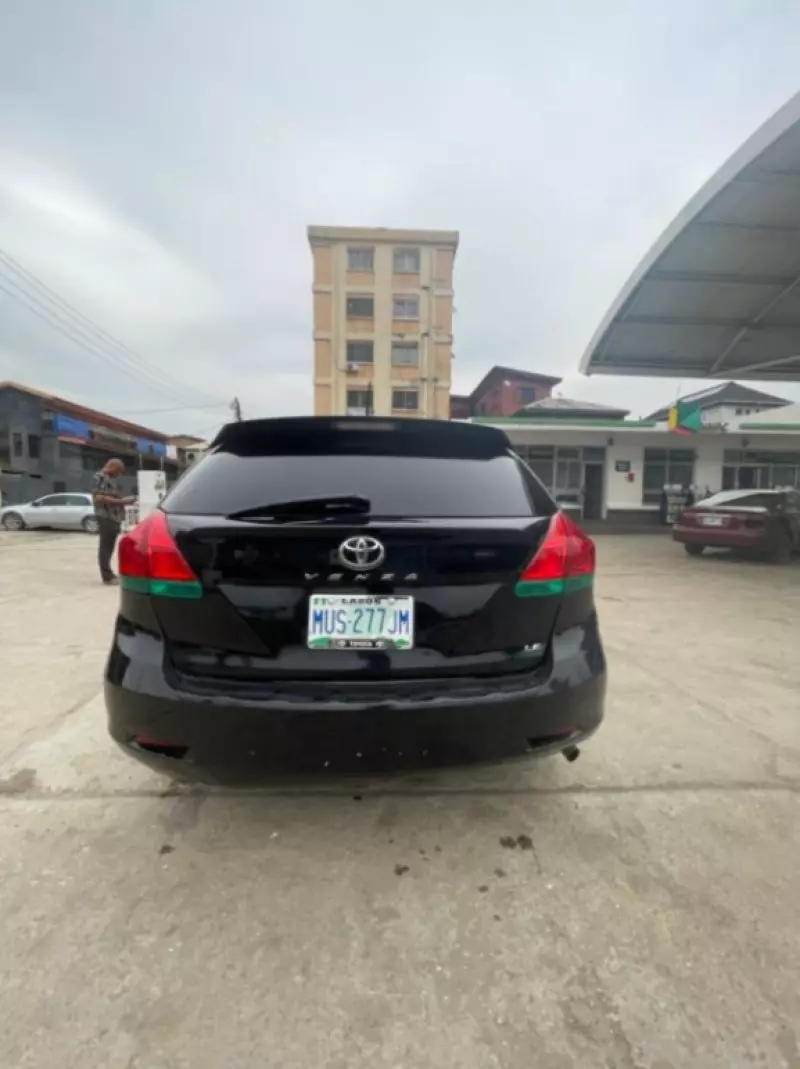 Toyota Venza   - 2012