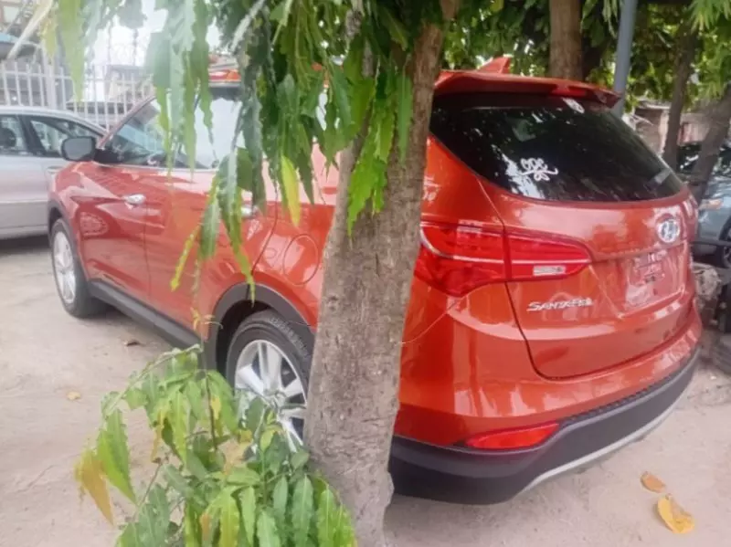 Hyundai Santa Fe   - 2014