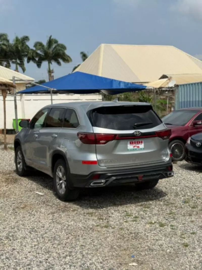 Toyota Highlander   - 2015