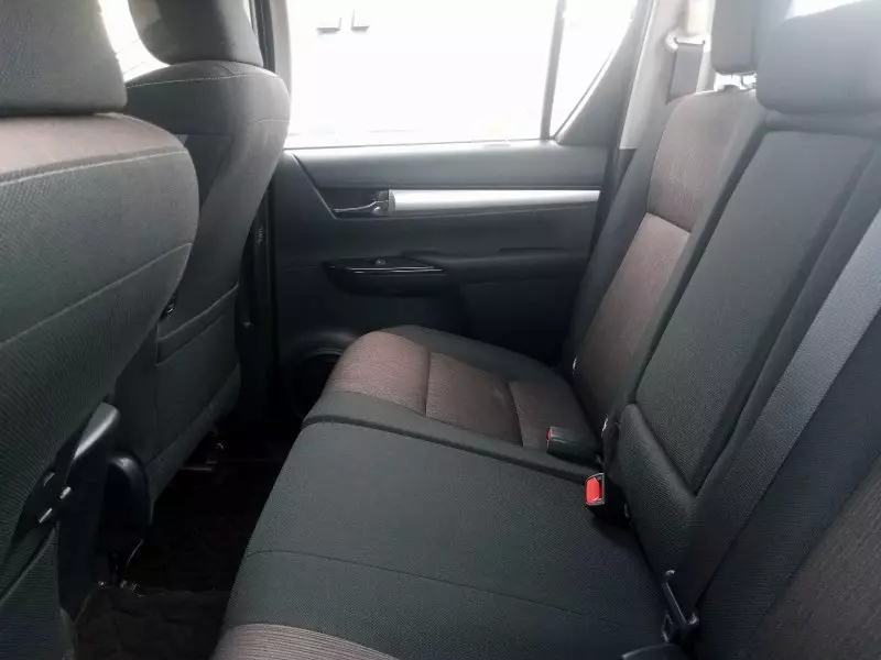 Toyota Hilux   - 2017