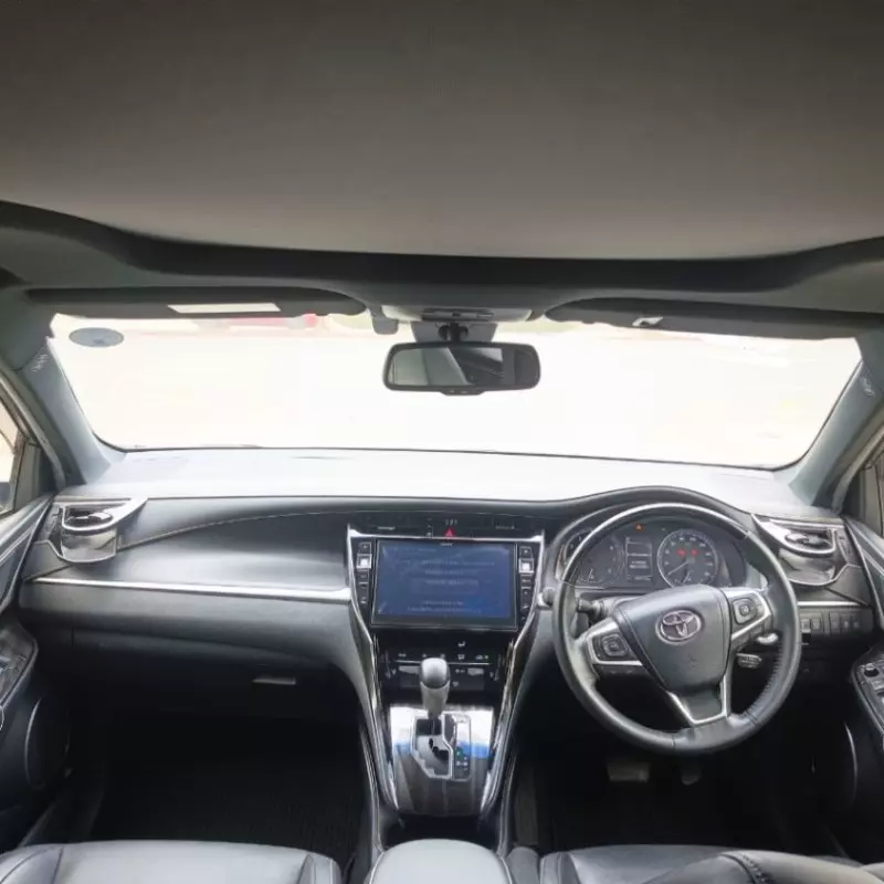 Toyota Harrier   - 2018