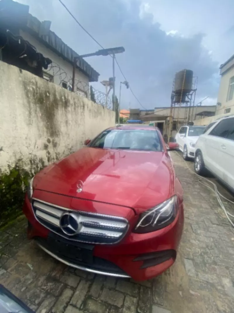 Mercedes-Benz E 300   - 2017