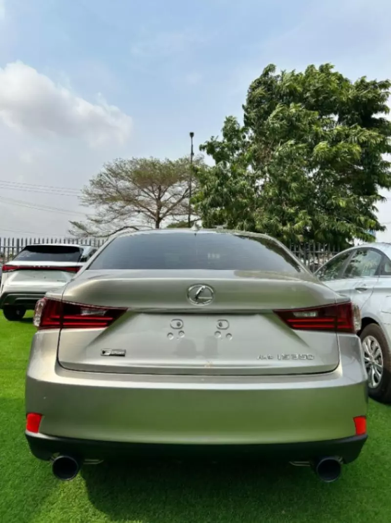 Lexus IS   - 2014