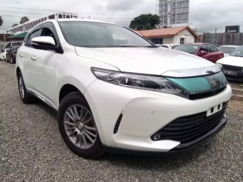 Toyota Harrier   - 2018