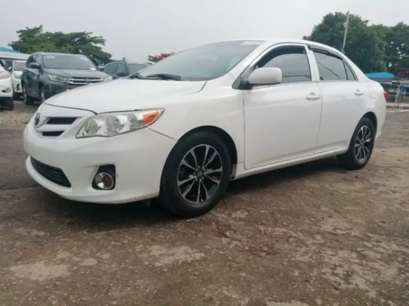 Toyota Corolla   - 2011