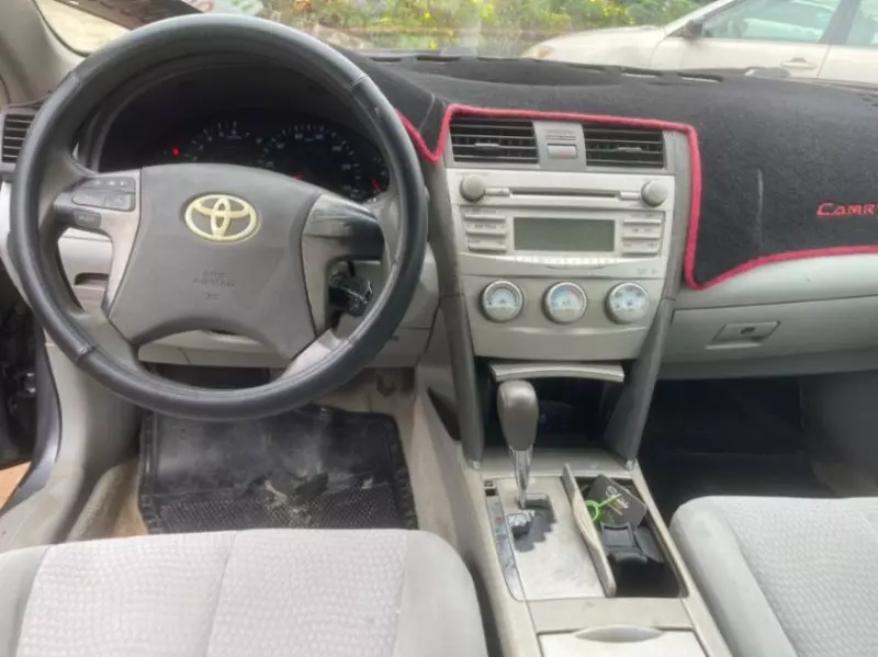Toyota Camry   - 2010