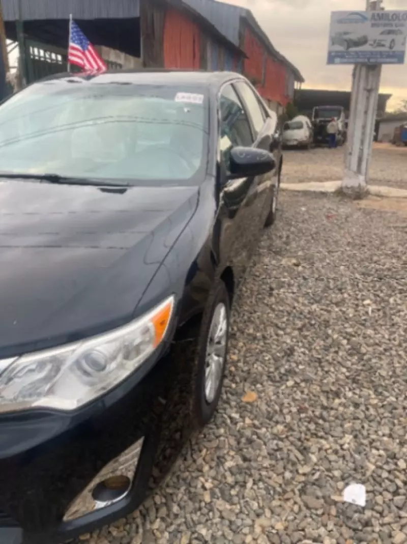 Toyota Camry   - 2012