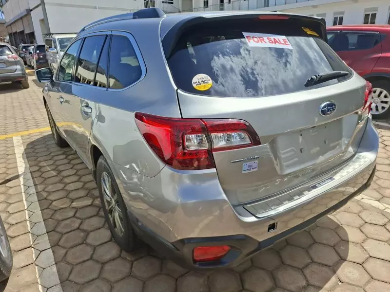 Subaru Outback   - 2016