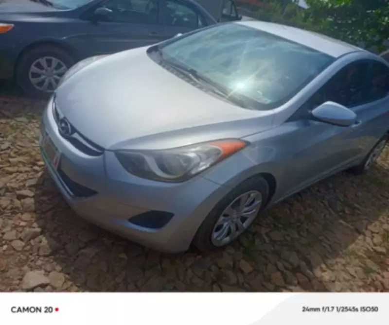 Hyundai Elantra   - 2013